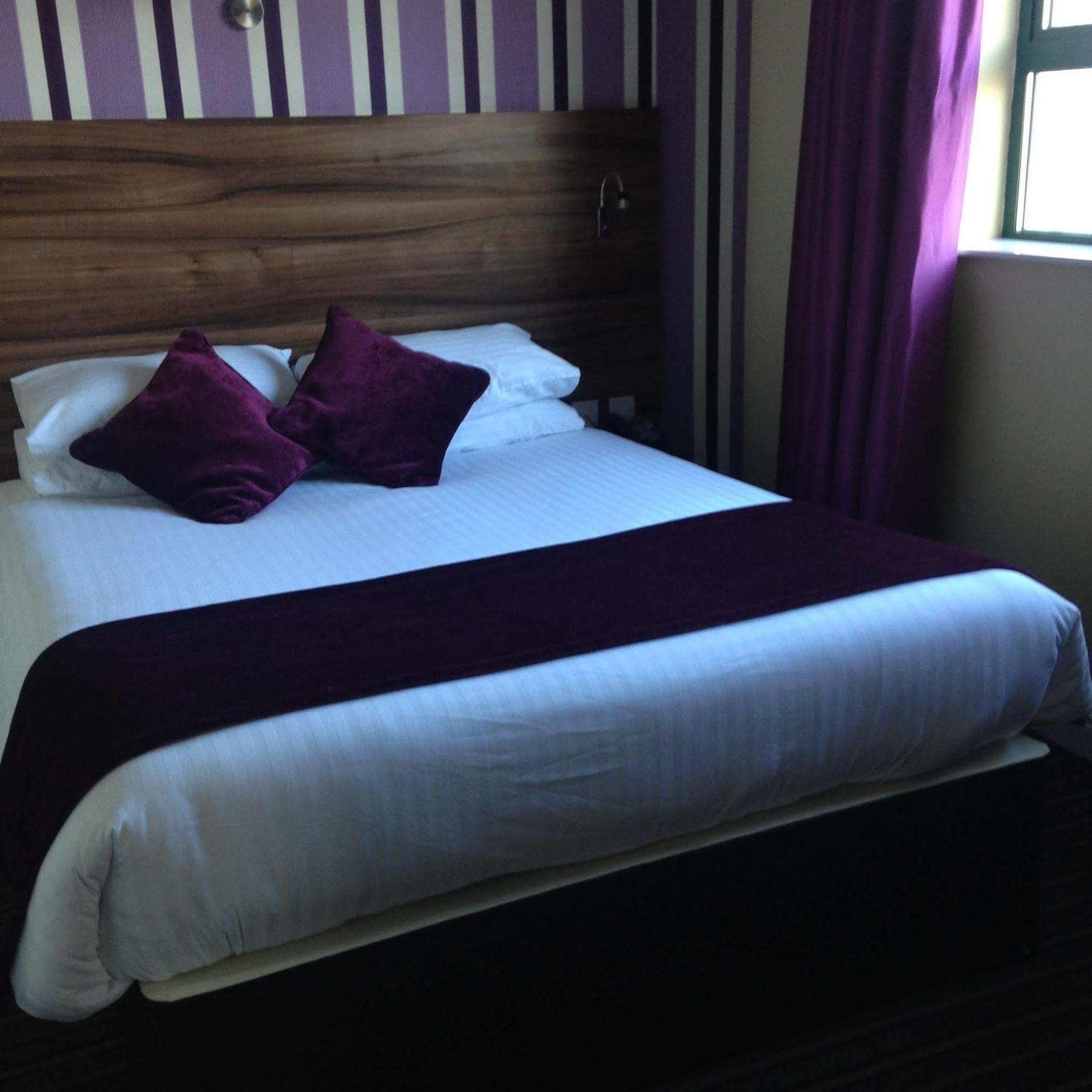 ניוארי Mourne Country Hotel מראה חיצוני תמונה