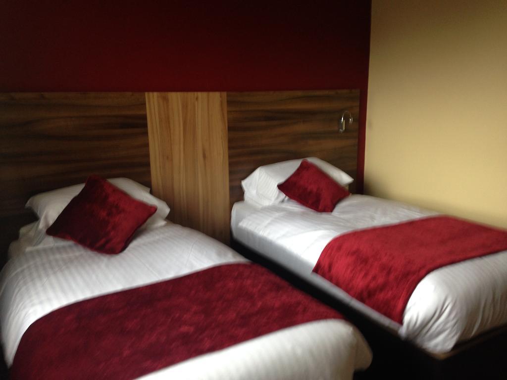ניוארי Mourne Country Hotel חדר תמונה