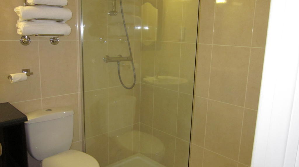 ניוארי Mourne Country Hotel חדר תמונה
