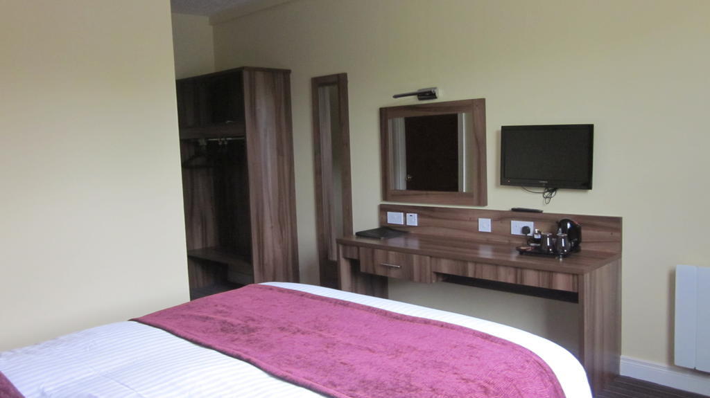 ניוארי Mourne Country Hotel חדר תמונה
